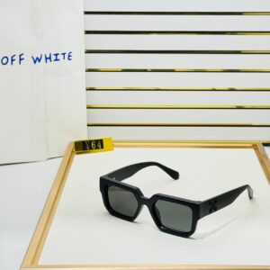  Off white